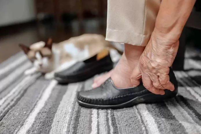 shoes for swollen feet