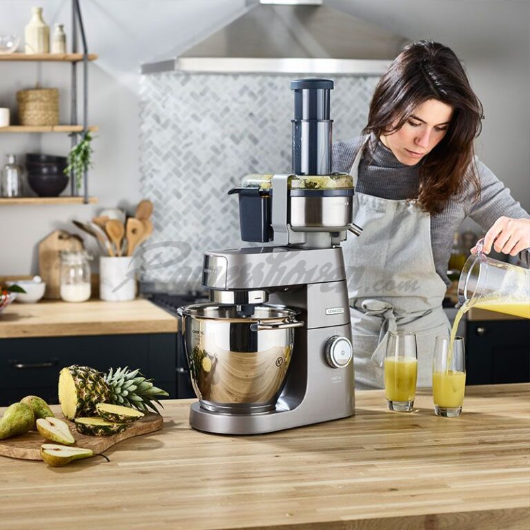 How can you enjoy great taste with high nutrition with a commercial Cold Press Juicer?